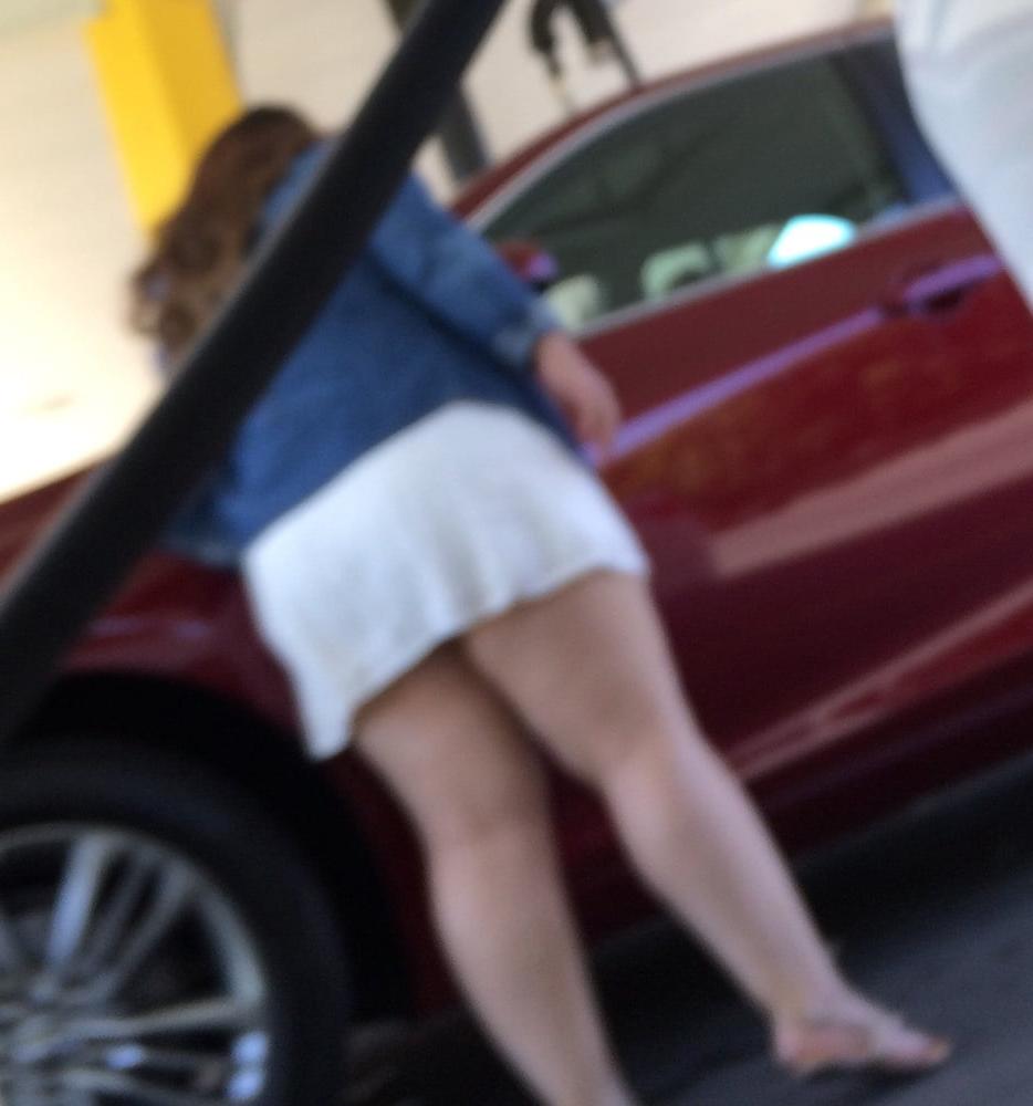 14P Car wash Upskirts