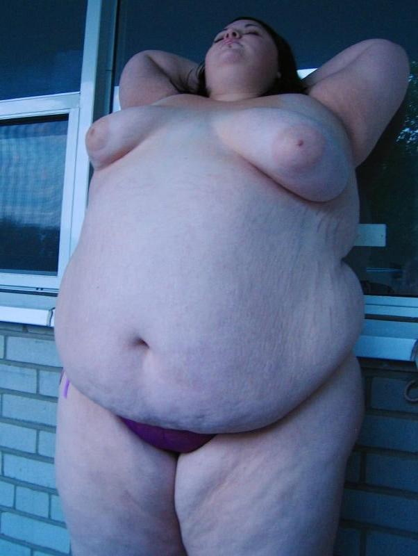 25P Ssbbw huge belly to keep you warm