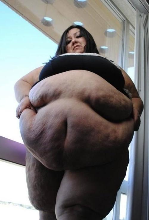 25P Ssbbw huge belly to keep you warm