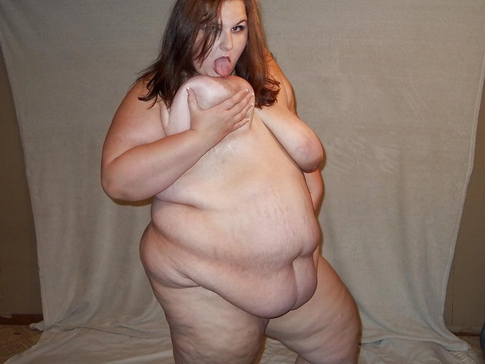 25P Ssbbw huge belly to keep you warm