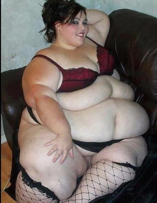 25P Ssbbw huge belly to keep you warm