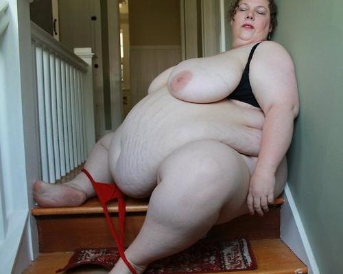 25P Ssbbw huge belly to keep you warm