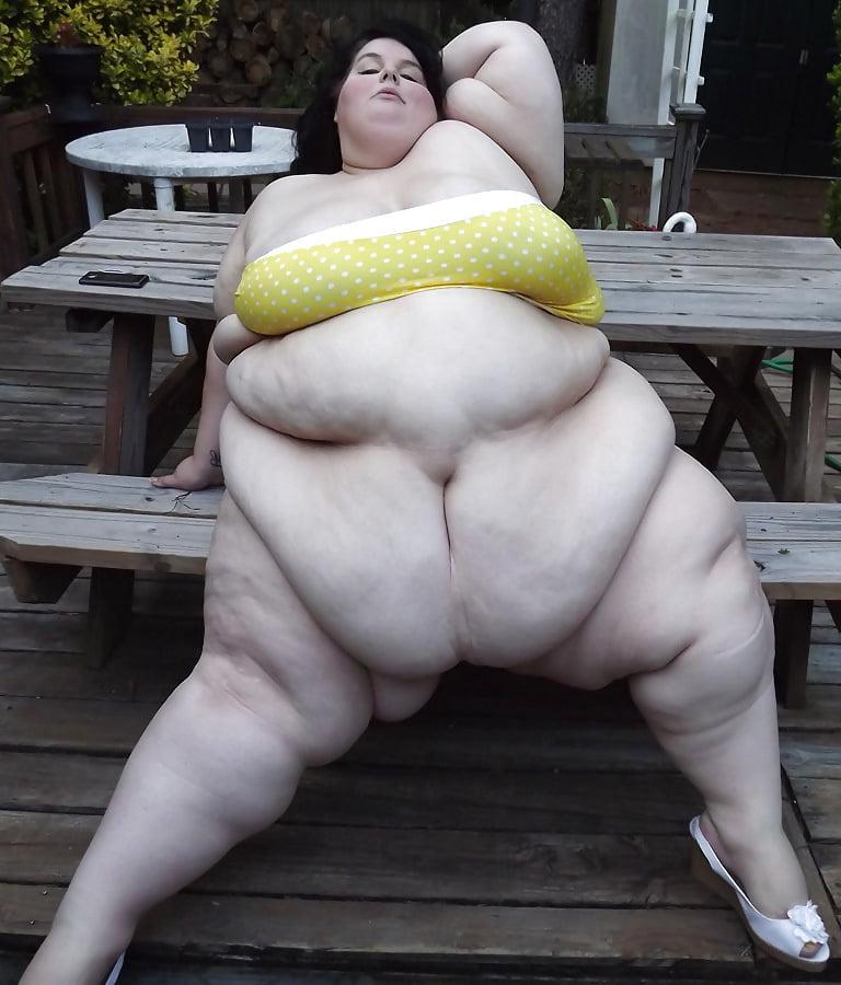 25P Ssbbw huge belly to keep you warm