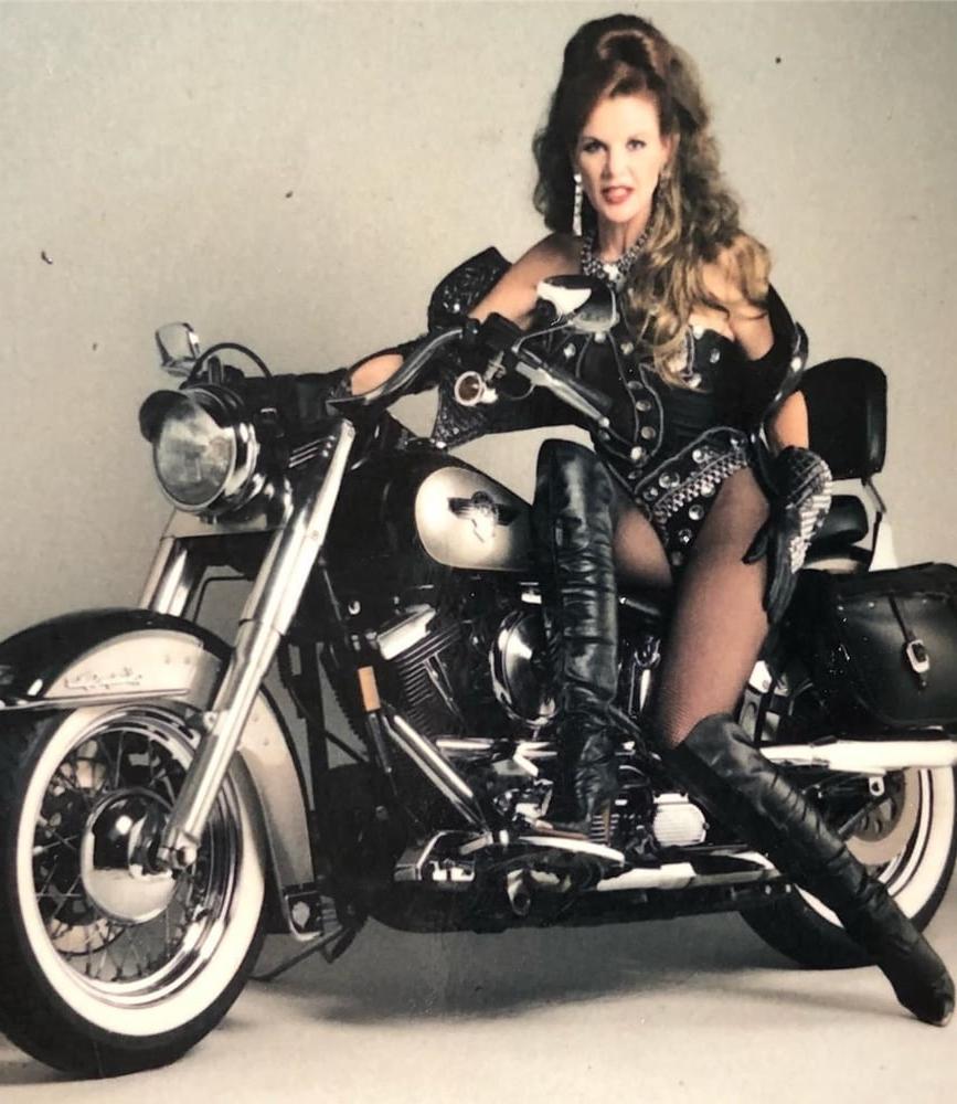 25P Australian Mature Rhonda Burchmore