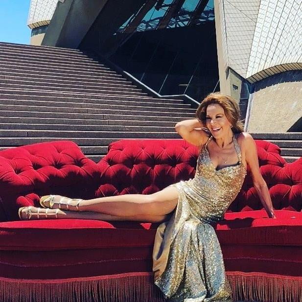 25P Australian Mature Rhonda Burchmore