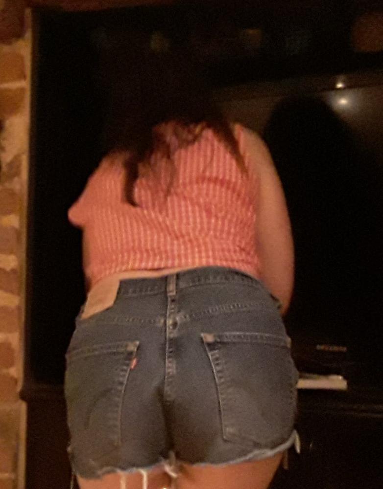 25P The Mrs in Levis 525 Jean Shorts Daisy Dukes