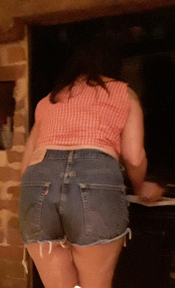 25P The Mrs in Levis 525 Jean Shorts Daisy Dukes