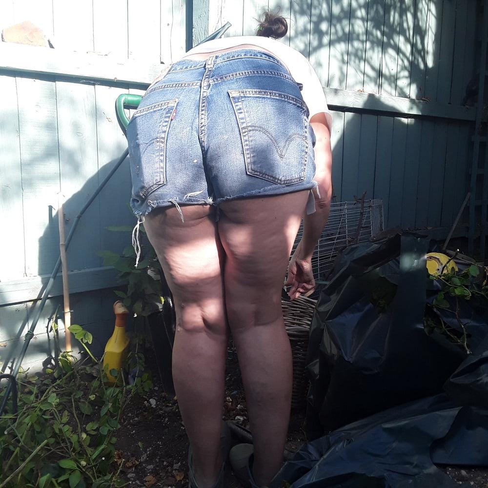 25P The Mrs in Levis 525 Jean Shorts Daisy Dukes