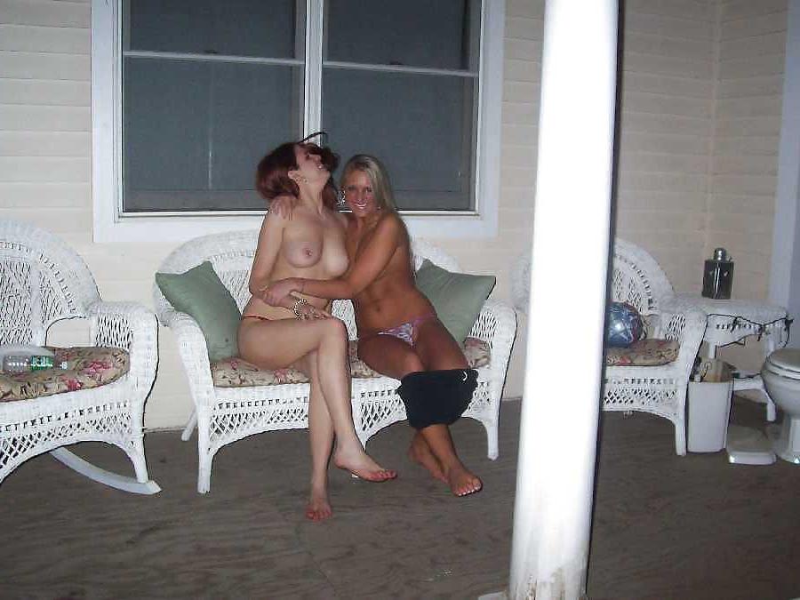 25P AMATEUR TEENS TOGETHER: 2 FRIENDS OR MORE?