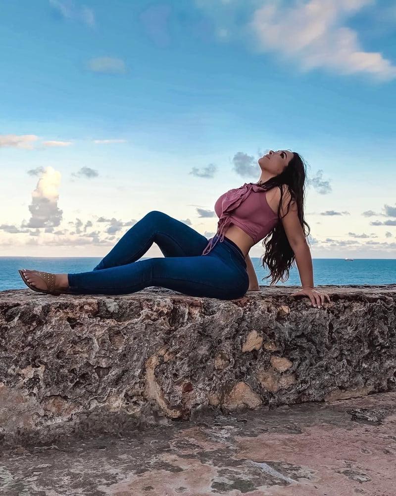25P Fiorella Hot Dominican Thick Babe Slut