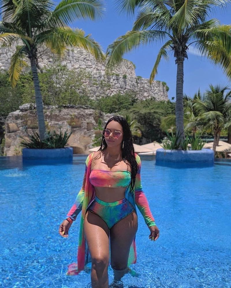 25P Fiorella Hot Dominican Thick Babe Slut