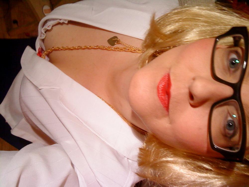 20P Hot girl from a cold country