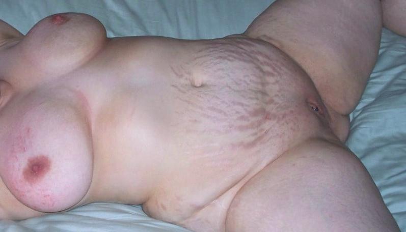 25P Moms belly worship
