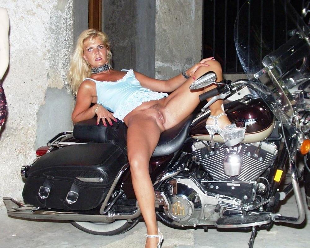 25P my friend Coco, hot photo