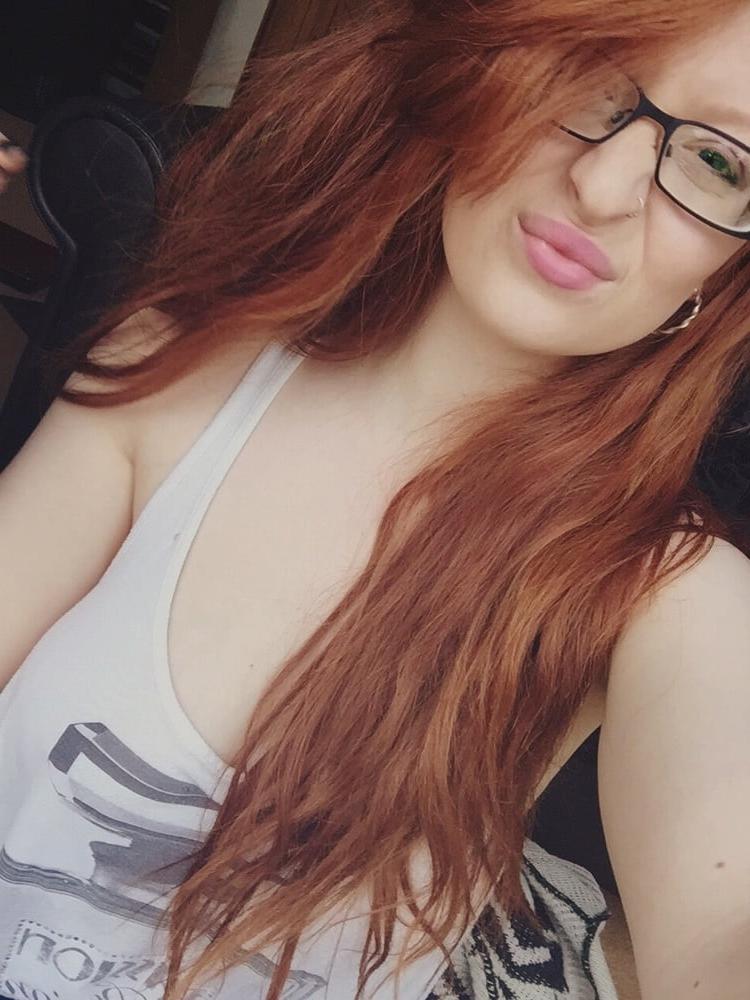 25P Nice Ginger show us a bit