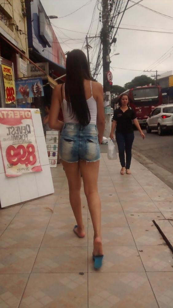 16P Gostosa de shorts atolado