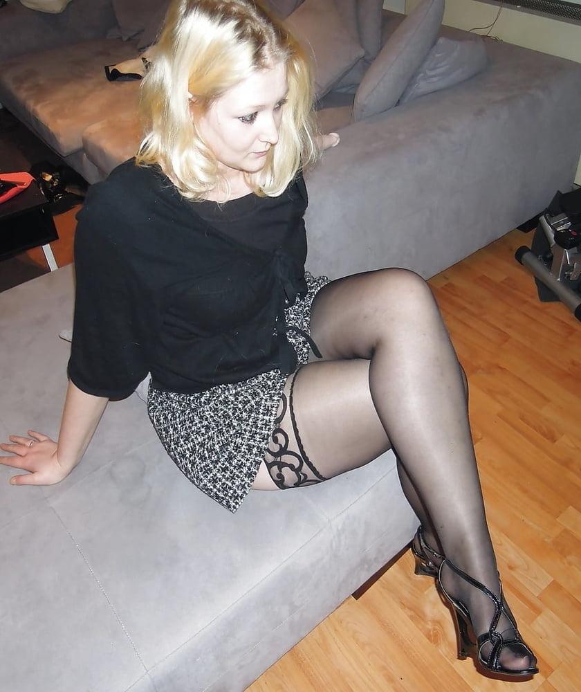 25P Mommy please show me your stocking tops