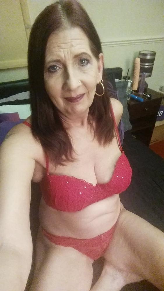 19P Hot Cougar Katie