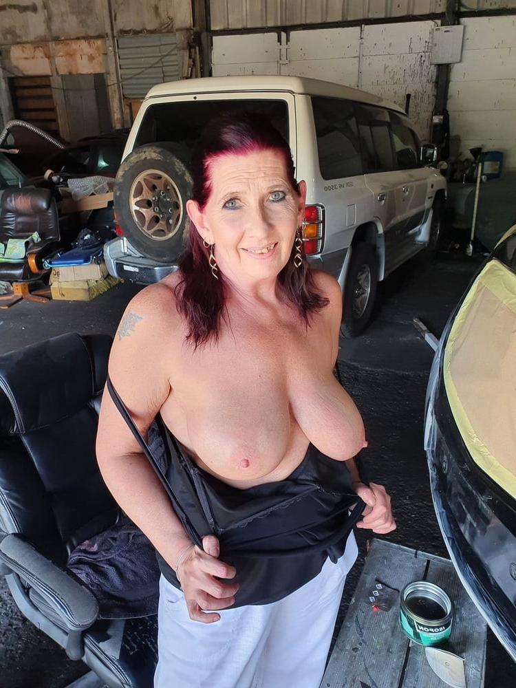 19P Hot Cougar Katie