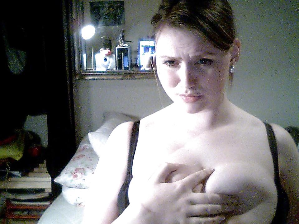 25P Busty Cam Plumper From SmutDates.com