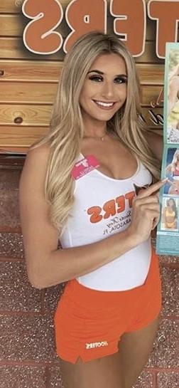 25P Hooters Hotties pt.4