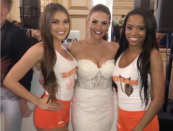 25P Hooters Hotties pt.4