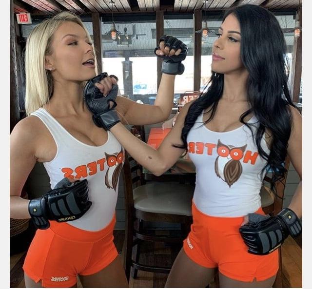 25P Hooters Hotties pt.4