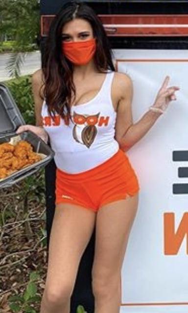 25P Hooters Hotties pt.4