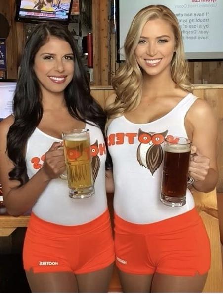 25P Hooters Hotties pt.4