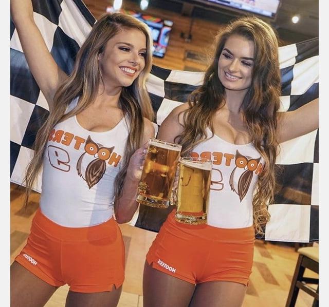 25P Hooters Hotties pt.4