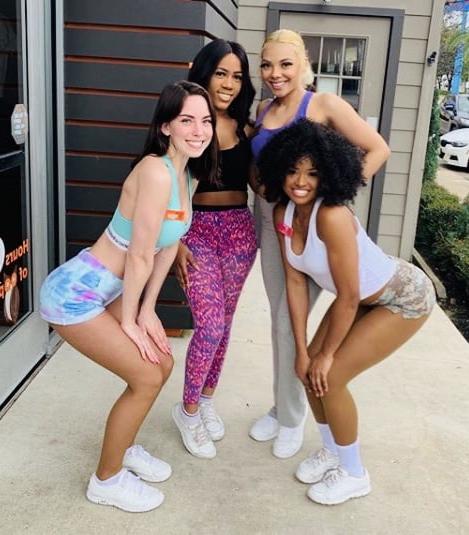 25P Hooters Hotties pt.2