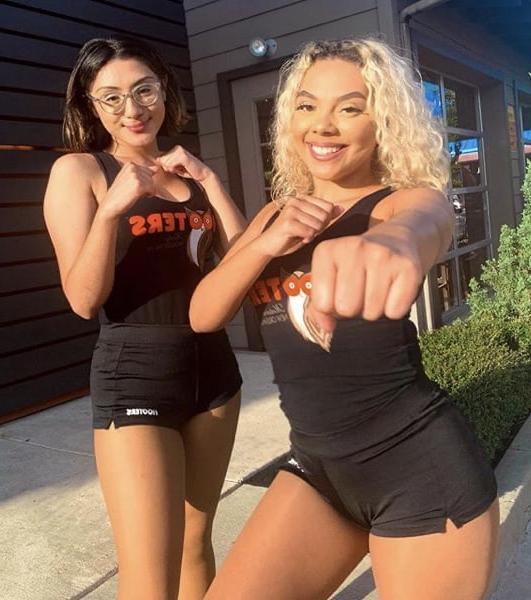 25P Hooters Hotties pt.2