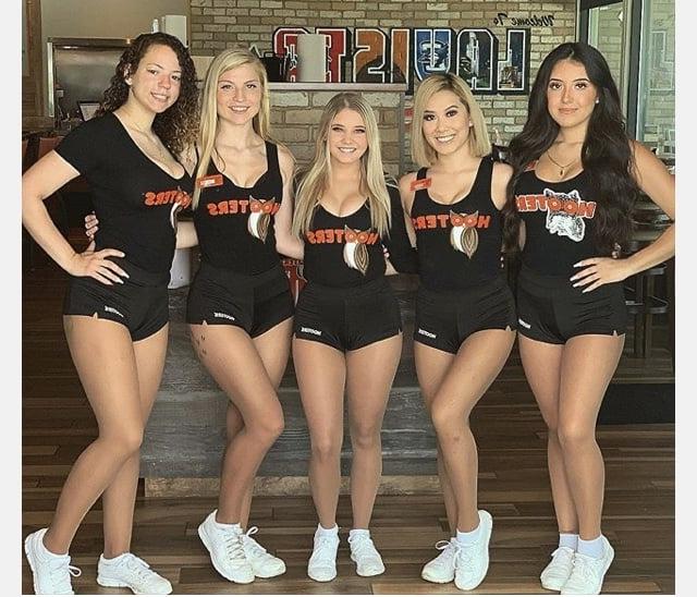 25P Hooters Hotties pt.2