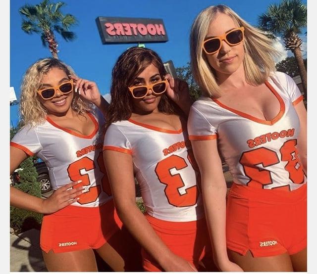 25P Hooters Hotties pt.2