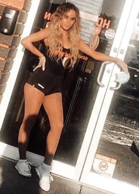 25P Hooters Hotties pt.2
