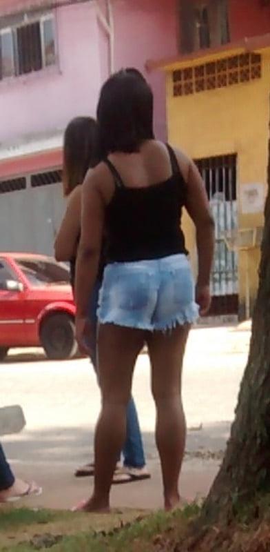 9P Morena Gostosa de Shorts Socado na Bunda