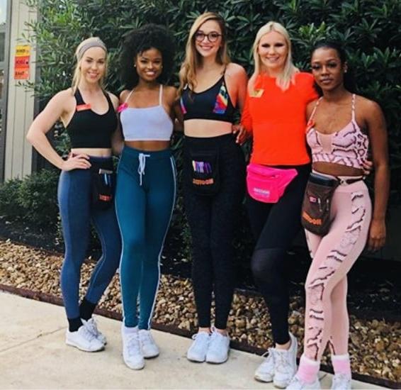 25P Hooters Hotties pt.3
