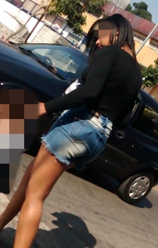 24P Moreninha Gostosa de Shorts jeeans