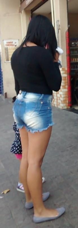 24P Moreninha Gostosa de Shorts jeeans