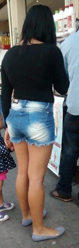 24P Moreninha Gostosa de Shorts jeeans