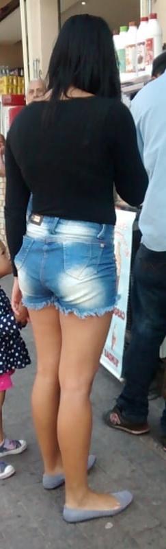 24P Moreninha Gostosa de Shorts jeeans