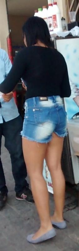 24P Moreninha Gostosa de Shorts jeeans