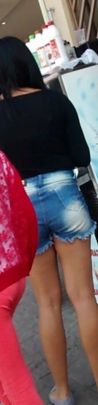 24P Moreninha Gostosa de Shorts jeeans