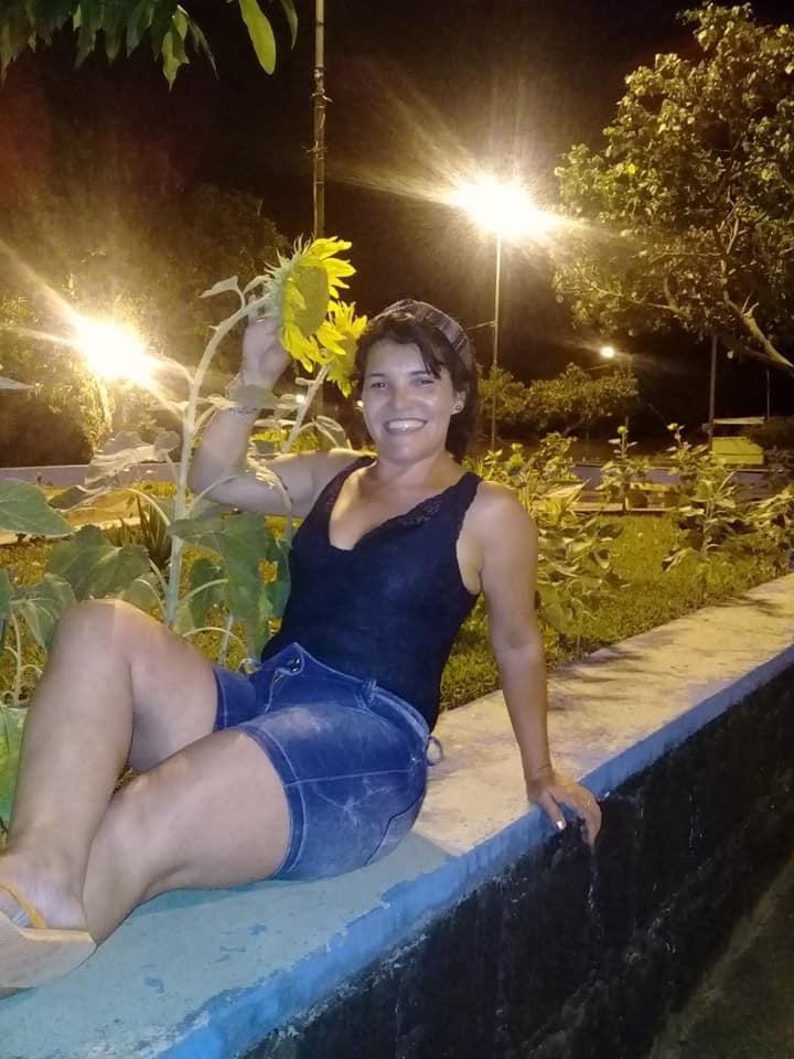 22P Housewife (Latin milf )