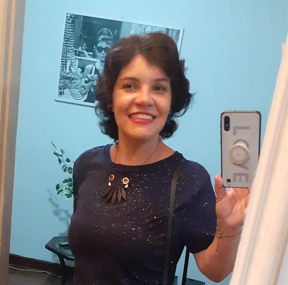 22P Housewife (Latin milf )