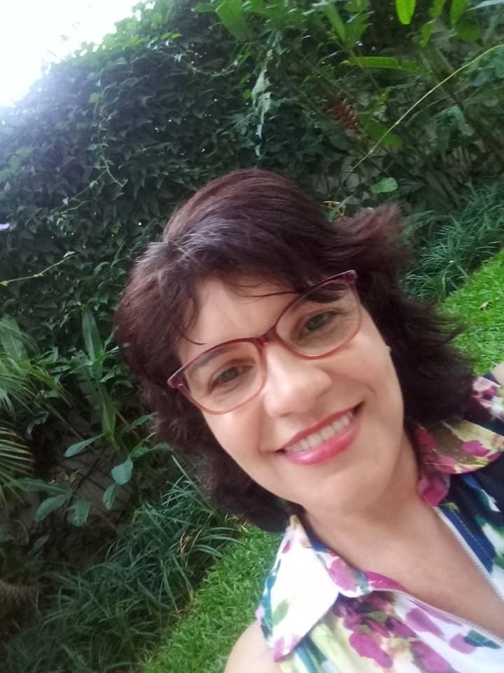 22P Housewife (Latin milf )