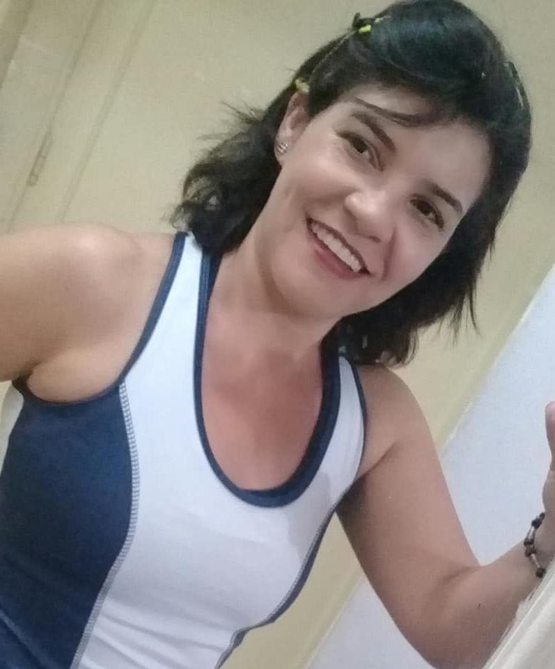 22P Housewife (Latin milf )