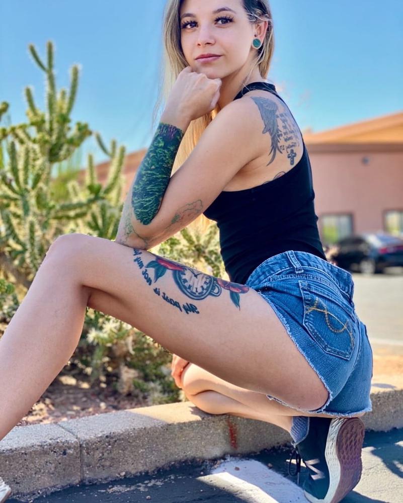 25P Denim shorts 26
