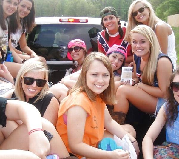 25P Country hotties.