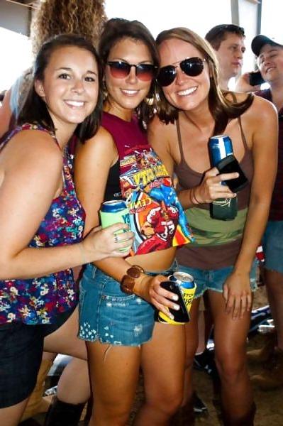 25P Country hotties.